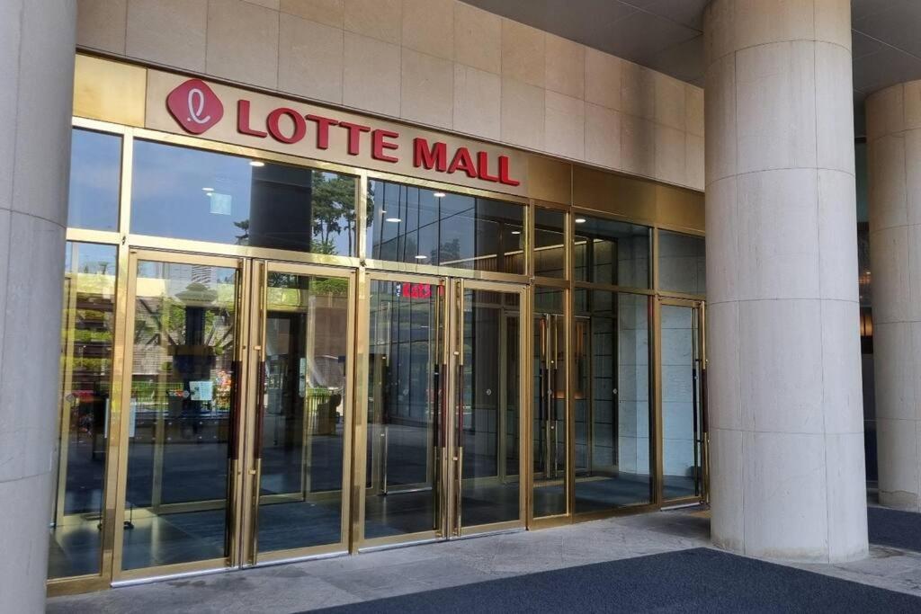 Seoul, 3 Rooms, Gimpo Airport, Free Parking, 1 Pm Check-out, Super Close To The Station, 10 People, Warm Accommodation, 4 Beds, Hongdae, Jongno, Myeongdong Apartment