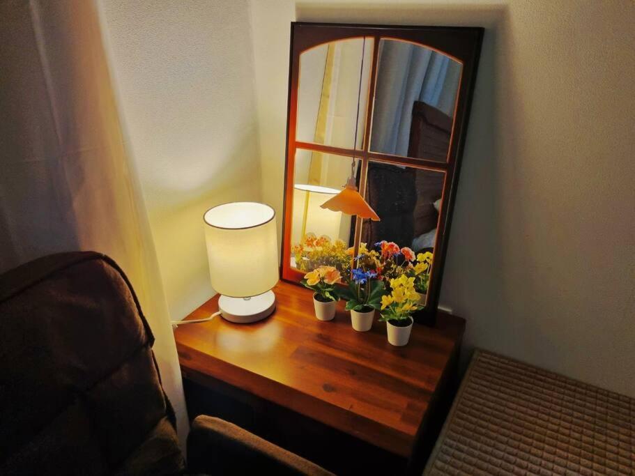Apartment Seoul, 3 Rooms, Gimpo Airport, Free Parking, 1 Pm Check-out, Super Close To The Station, 10 People, Warm Accommodation, 4 Beds, Hongdae, Jongno, Myeongdong Seoul