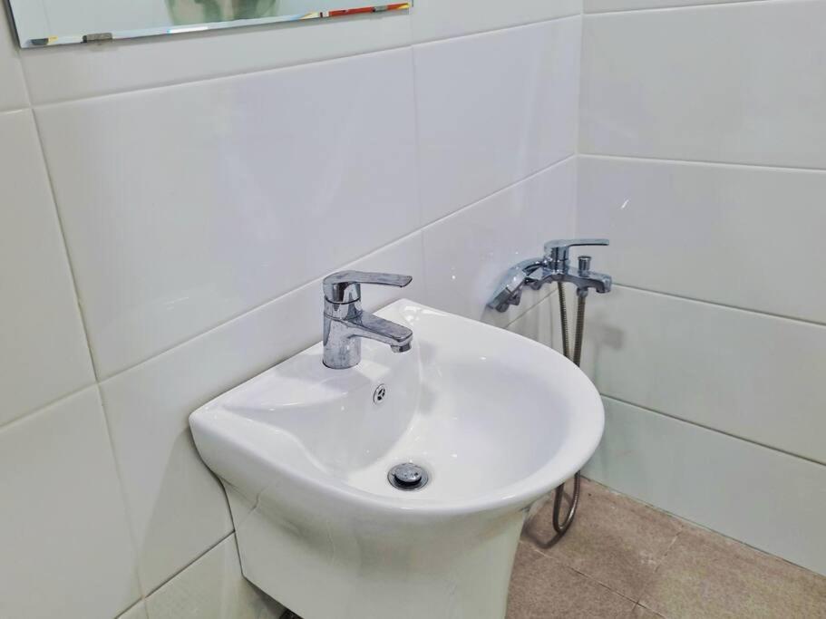Seoul, 3 Rooms, Gimpo Airport, Free Parking, 1 Pm Check-out, Super Close To The Station, 10 People, Warm Accommodation, 4 Beds, Hongdae, Jongno, Myeongdong Seoul